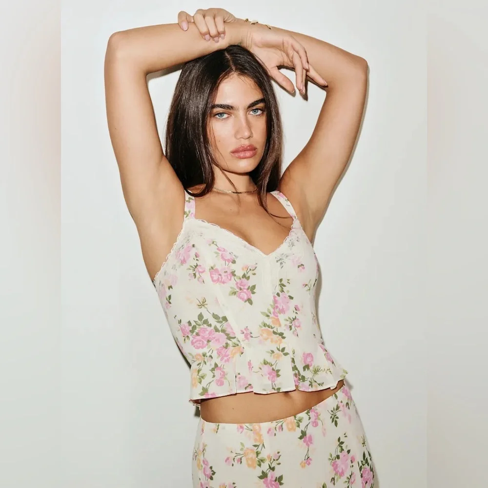 Reformation Sarita Set in Posy Sz4 - Picture 6 of 16